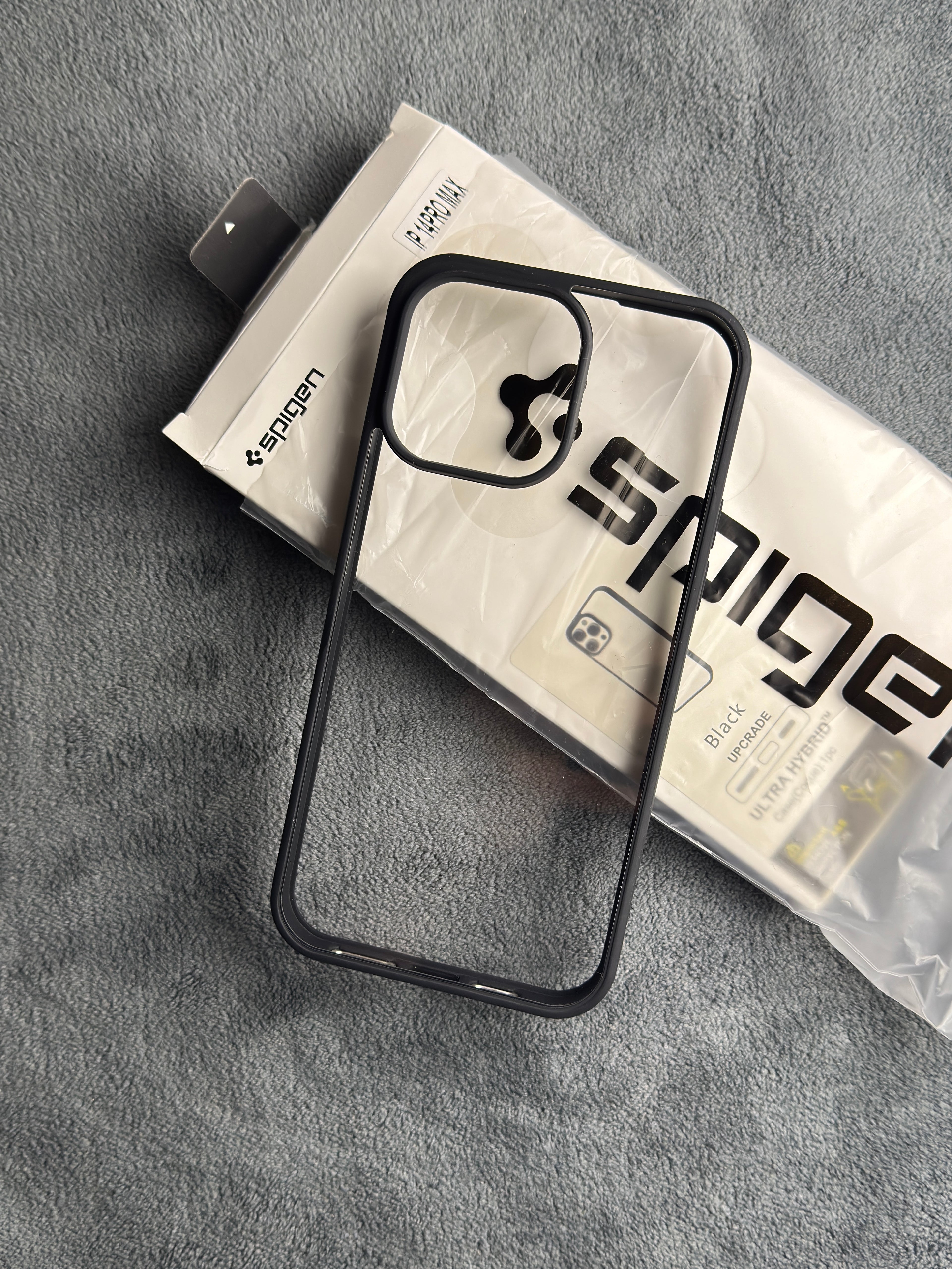 iPhone Spigen Black n Brown